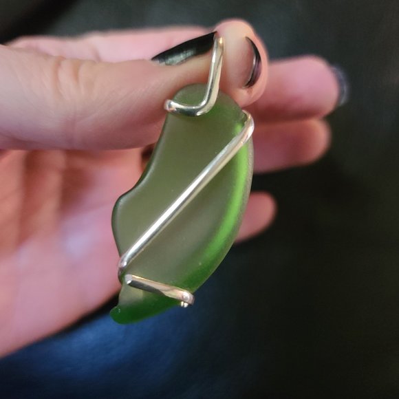 Mediterranean green sea glass pendant from Greece - Picture 6 of 7